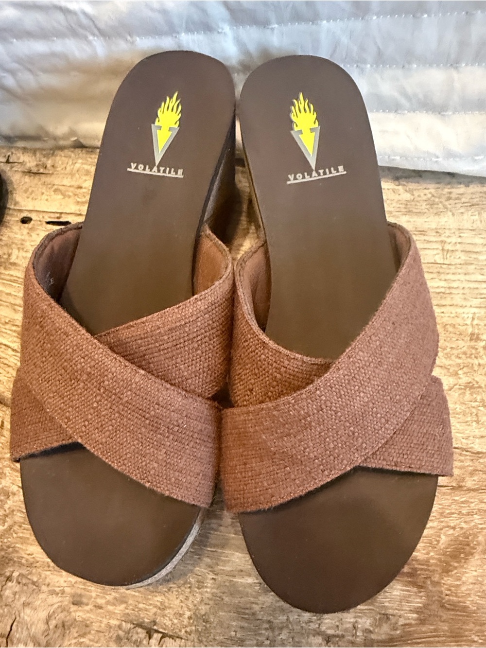 Volatile Size 8 Brown Wedge Sandals